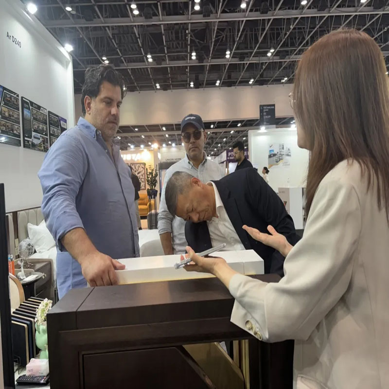 The H&P hotel furniture exhibition booth featured a variety of customer interaction activities