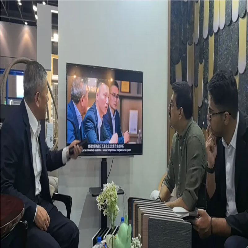 Exhibition site presentation of the essence and background of H&P