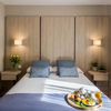Deluxe Wooden King-sized Bedroom Furniture with Hotel-style Headboard