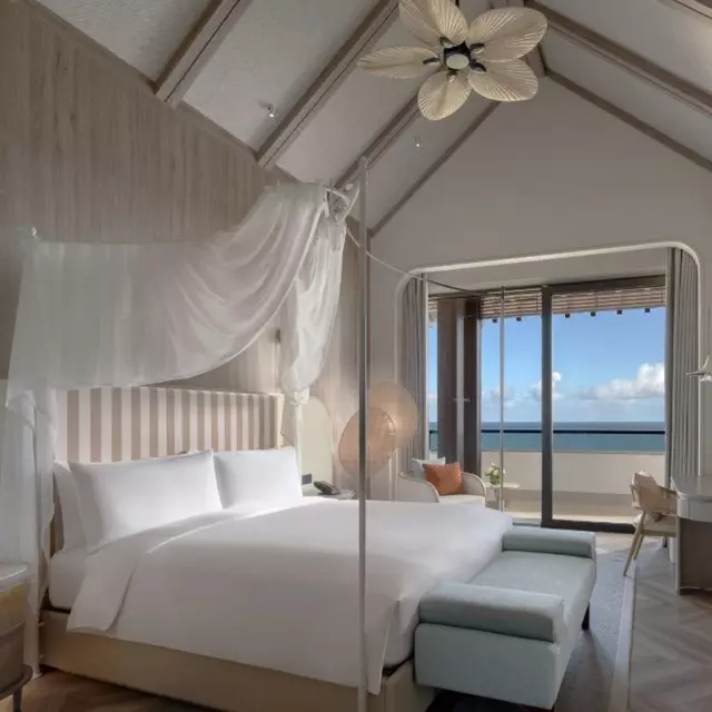 Luxury Resort Hotel Project Customization Four-Poster Mosquito Net Upholstered Striped Upholstered Bed