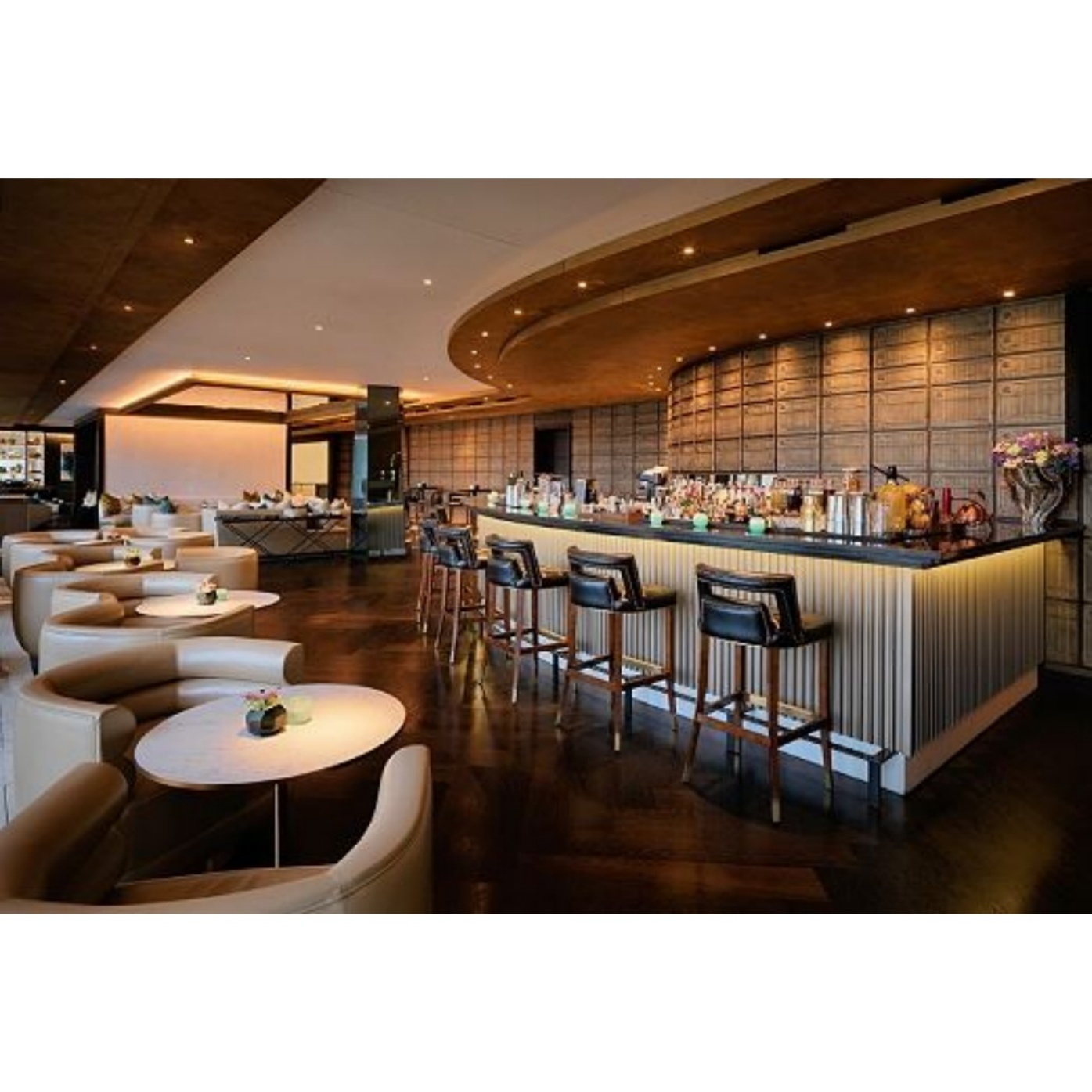 hotel-restaurant-leather-bar-stool8d5b6.jpg