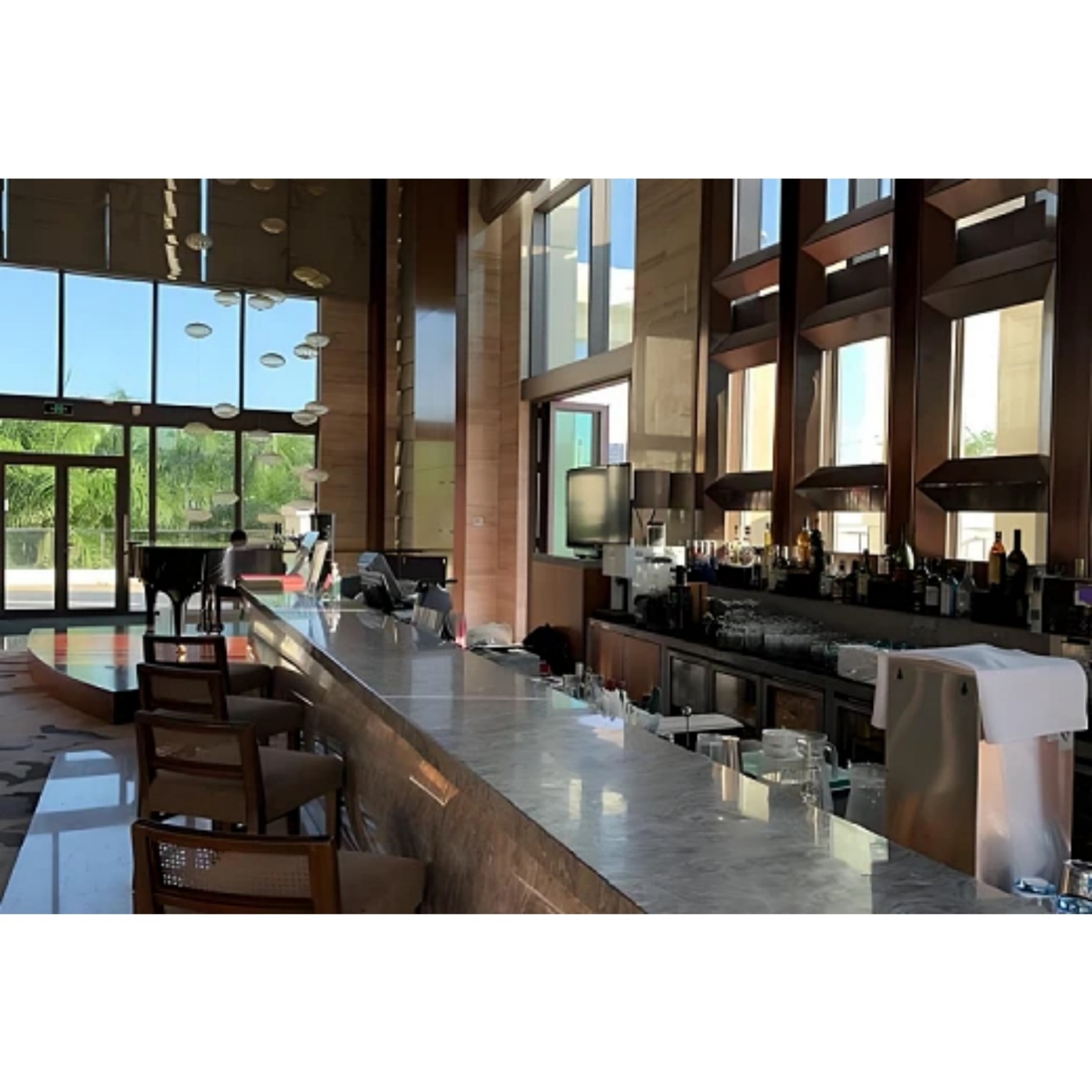 hotel-semi-open-restaurant-bar23063.jpg