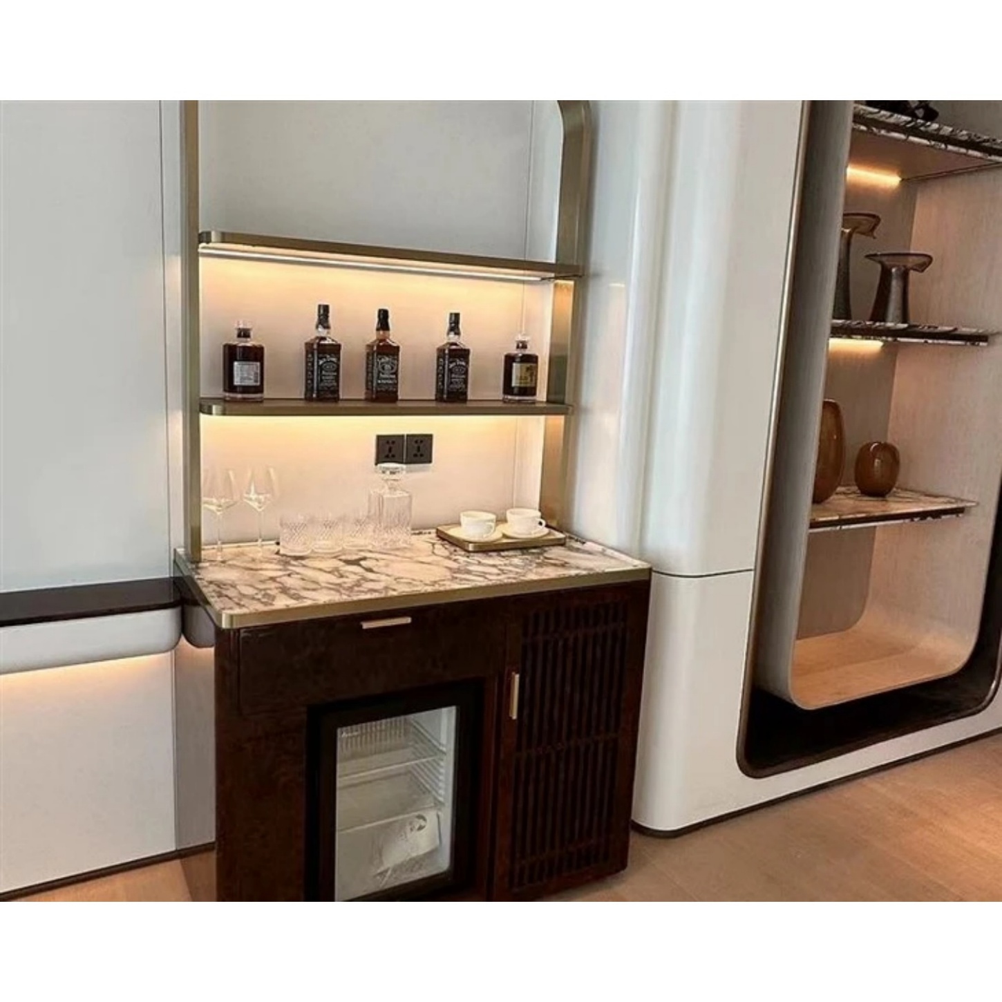 hotel-mini-bar-unit0da993.jpg